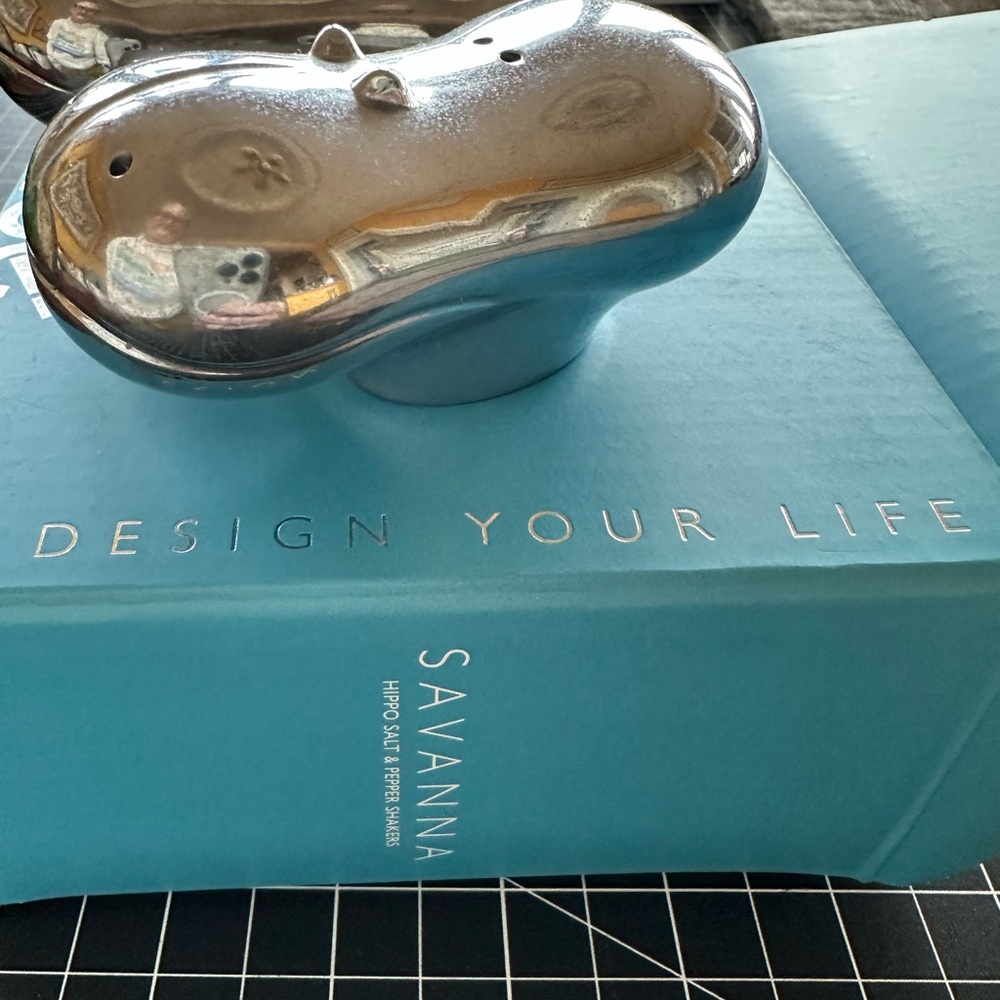 Nambé Silver Hippo Salt and Pepper Shakers - Picture 4 of 5